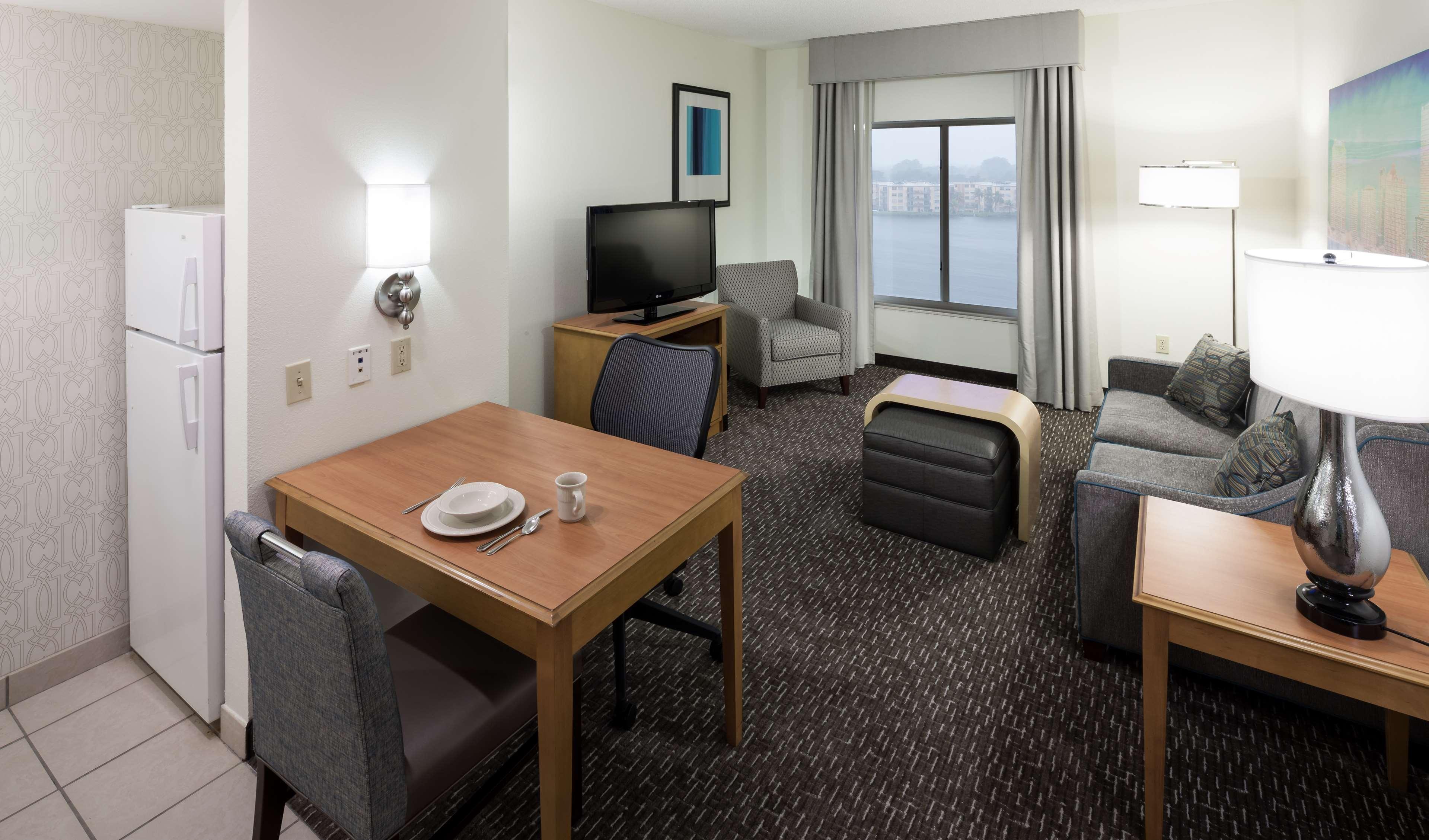Homewood Suites Miami Airport/Blue Lagoon Miami Springs Екстер'єр фото
