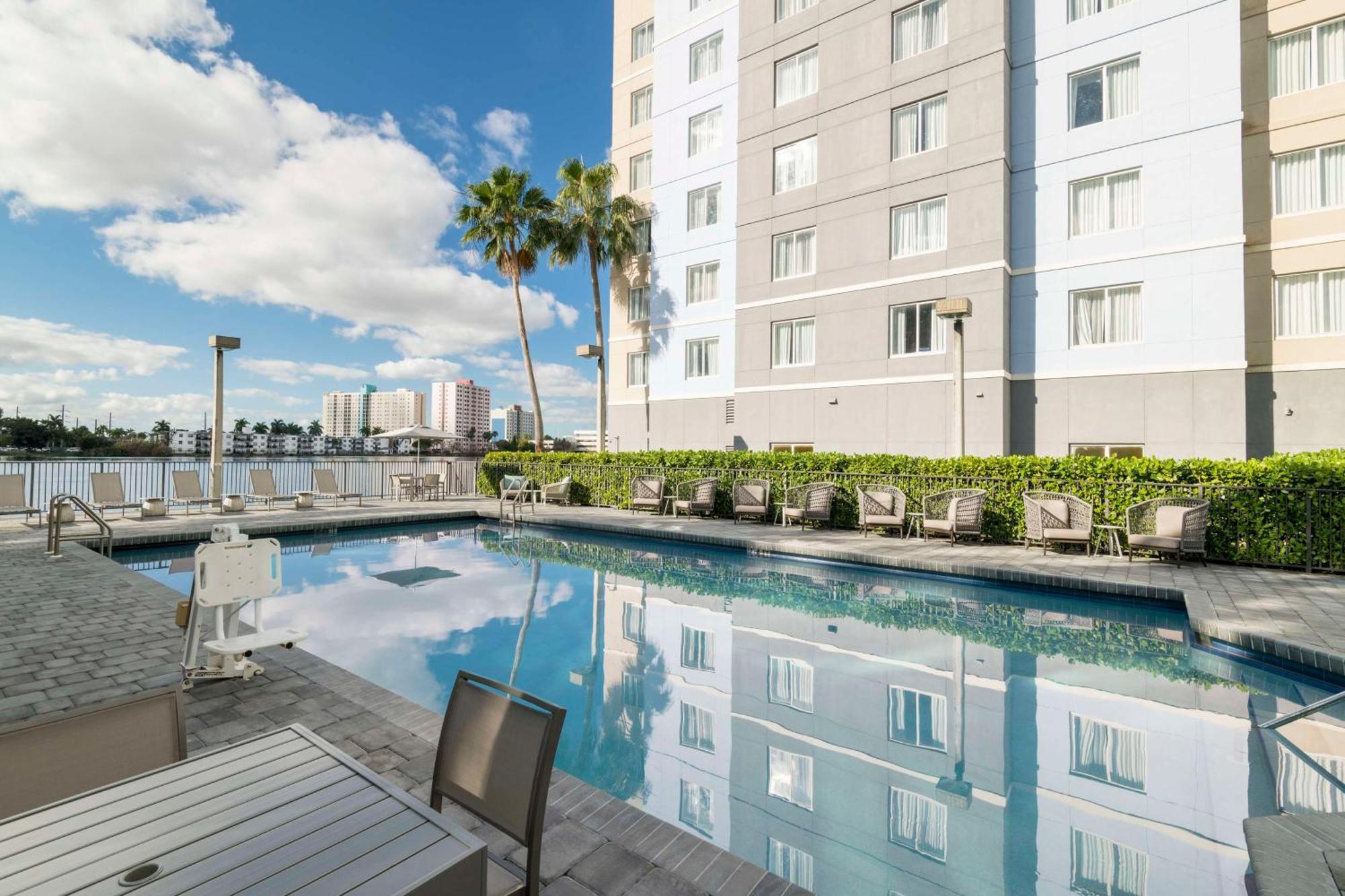 Homewood Suites Miami Airport/Blue Lagoon Miami Springs Екстер'єр фото