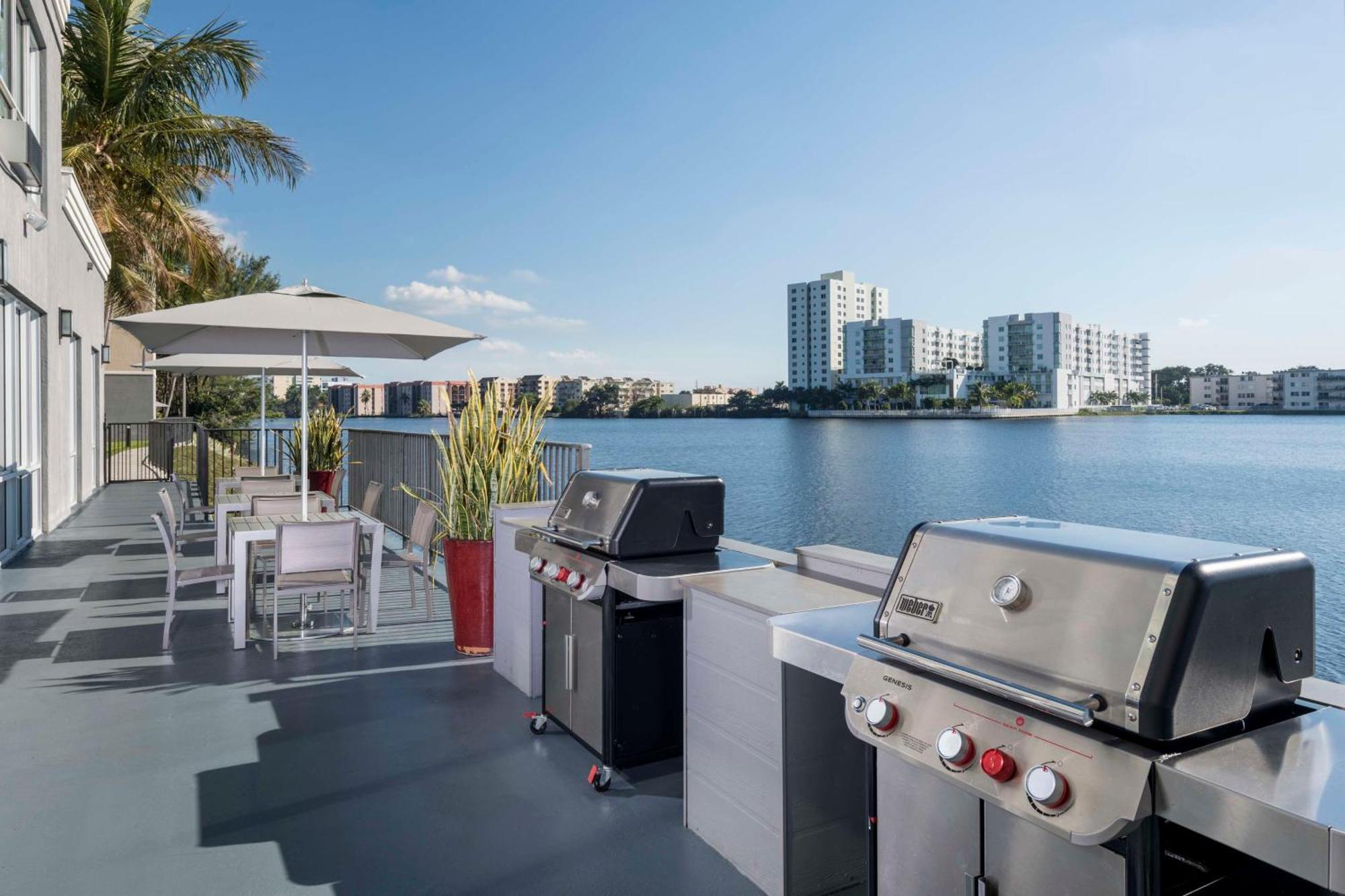 Homewood Suites Miami Airport/Blue Lagoon Miami Springs Екстер'єр фото