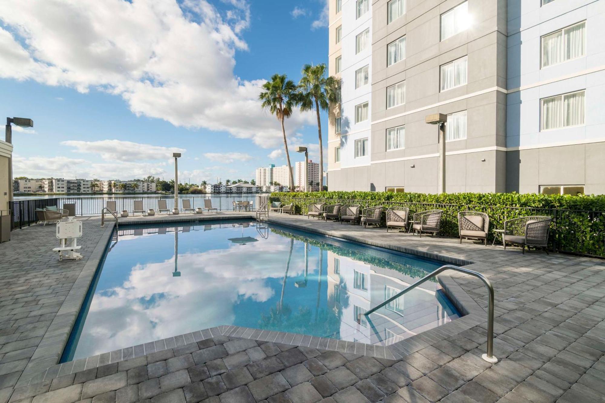 Homewood Suites Miami Airport/Blue Lagoon Miami Springs Екстер'єр фото