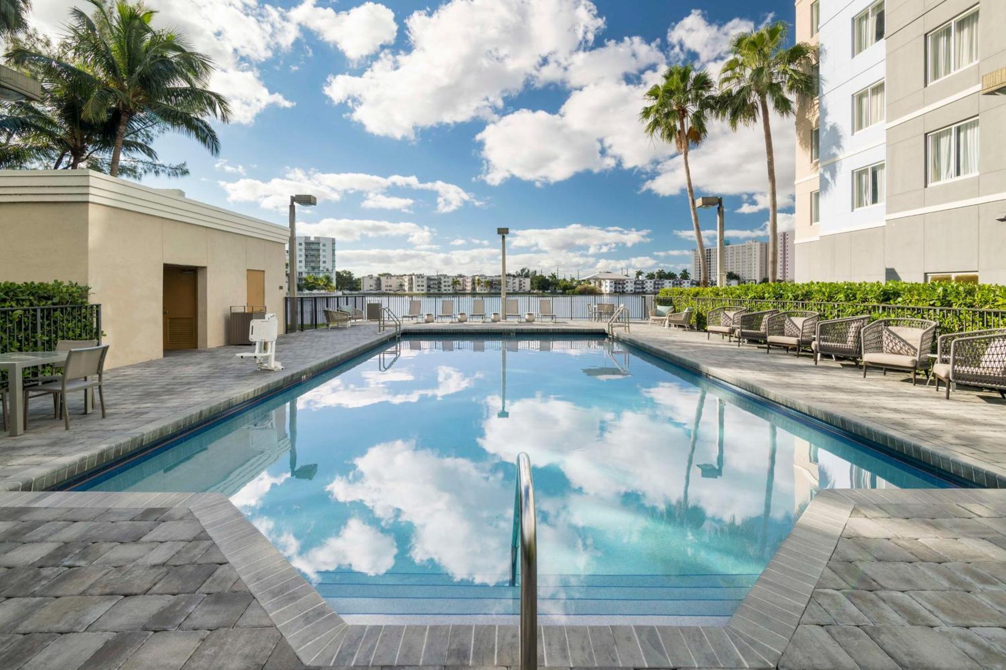 Homewood Suites Miami Airport/Blue Lagoon Miami Springs Екстер'єр фото